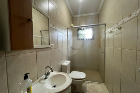 Sobrado à venda com 4 quartos, sendo 1 suíte, em Estância Conceição, Itapetininga, SP