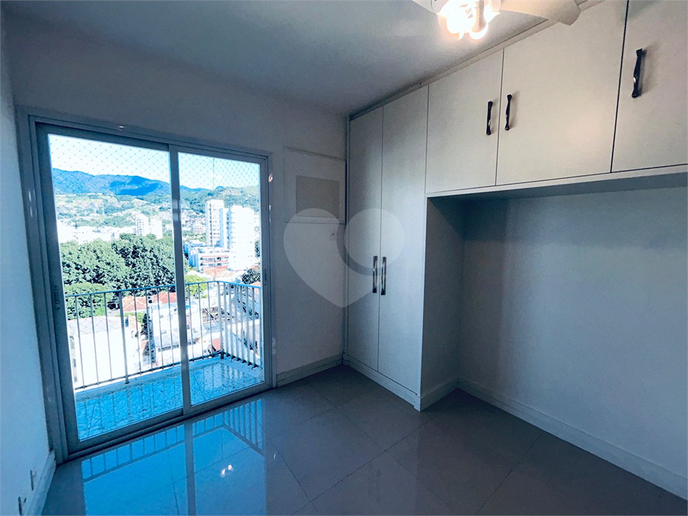 Apartamento à venda com 2 quartos, sendo 1 suíte, em Grajaú, Rio de Janeiro, RJ