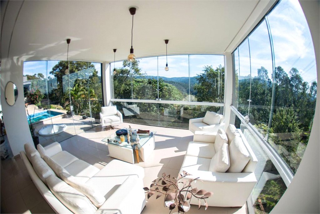 Casa à venda com 5 suítes no condomínio Alpes da Cantareira, Mairiporã - SP