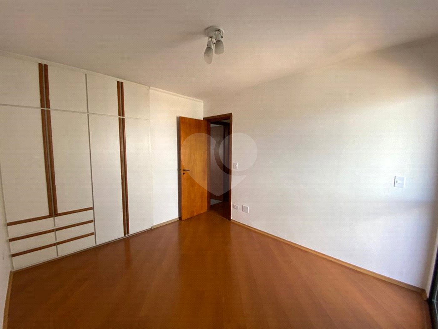 Apartamento com 4 dormitórios , sendo 1 suíte , 2 vagas , à venda na Moóca.