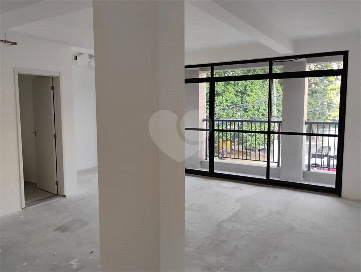 Excelente sala comercial com 50 M² no Jabaquara.