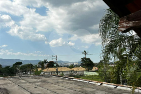 Sobrado à venda com 6 quartos, sendo 4 suítes,  em Vila Oliveira, Mogi das Cruzes, SP