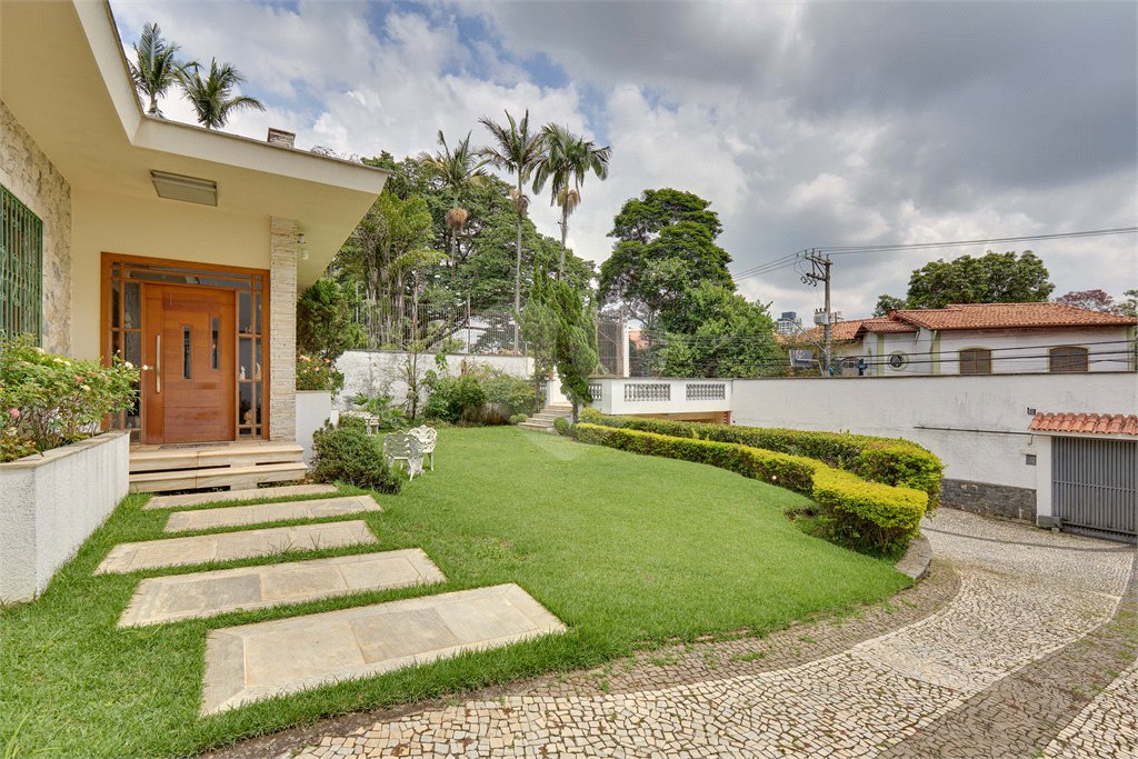 Casa Térrea à venda com 4 quartos, sendo 2 suítes, em Alto da Boa Vista, São Paulo, SP