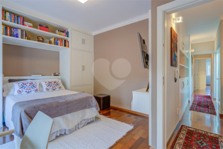 Casa à venda com 3 suítes em Alto da Boa Vista, São Paulo, SP