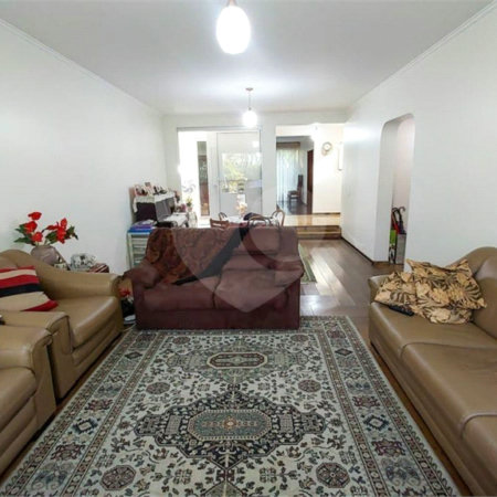 Casa à venda com 6 quartos, sendo 3 suítes, em Jardim Brasil (zona Sul), São Paulo, SP