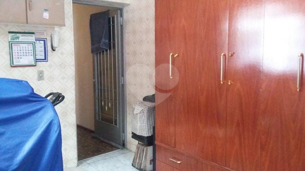Sobrado à venda com 3 quartos em Parque Peruche, São Paulo, SP