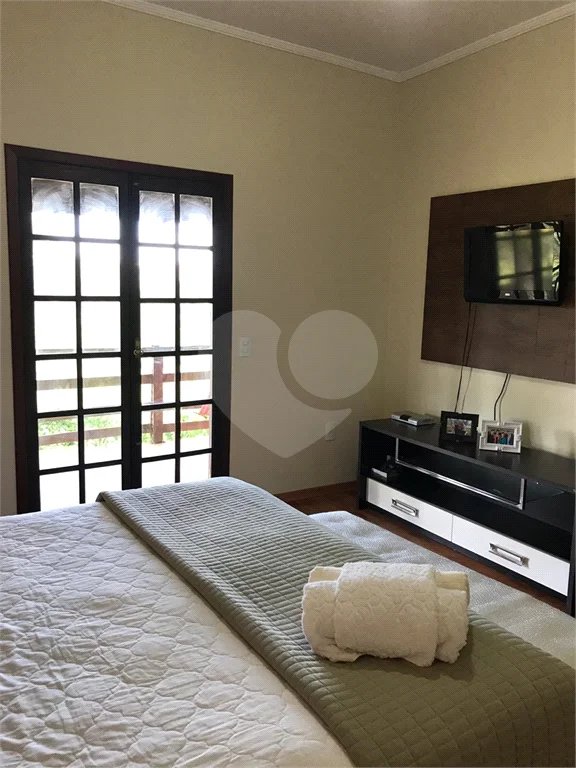 Chácara à venda com 4 quartos, sendo 3 suítes, em Monterrey, Louveira, SP