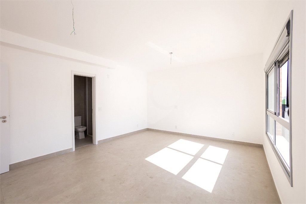 Apartamento à venda com 3 quartos, sendo 1 suíte,  em Vila Sofia, São Paulo, SP