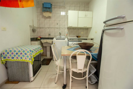 Sobrado à venda com 3 quartos em Parque IX de Julho, São Roque, SP