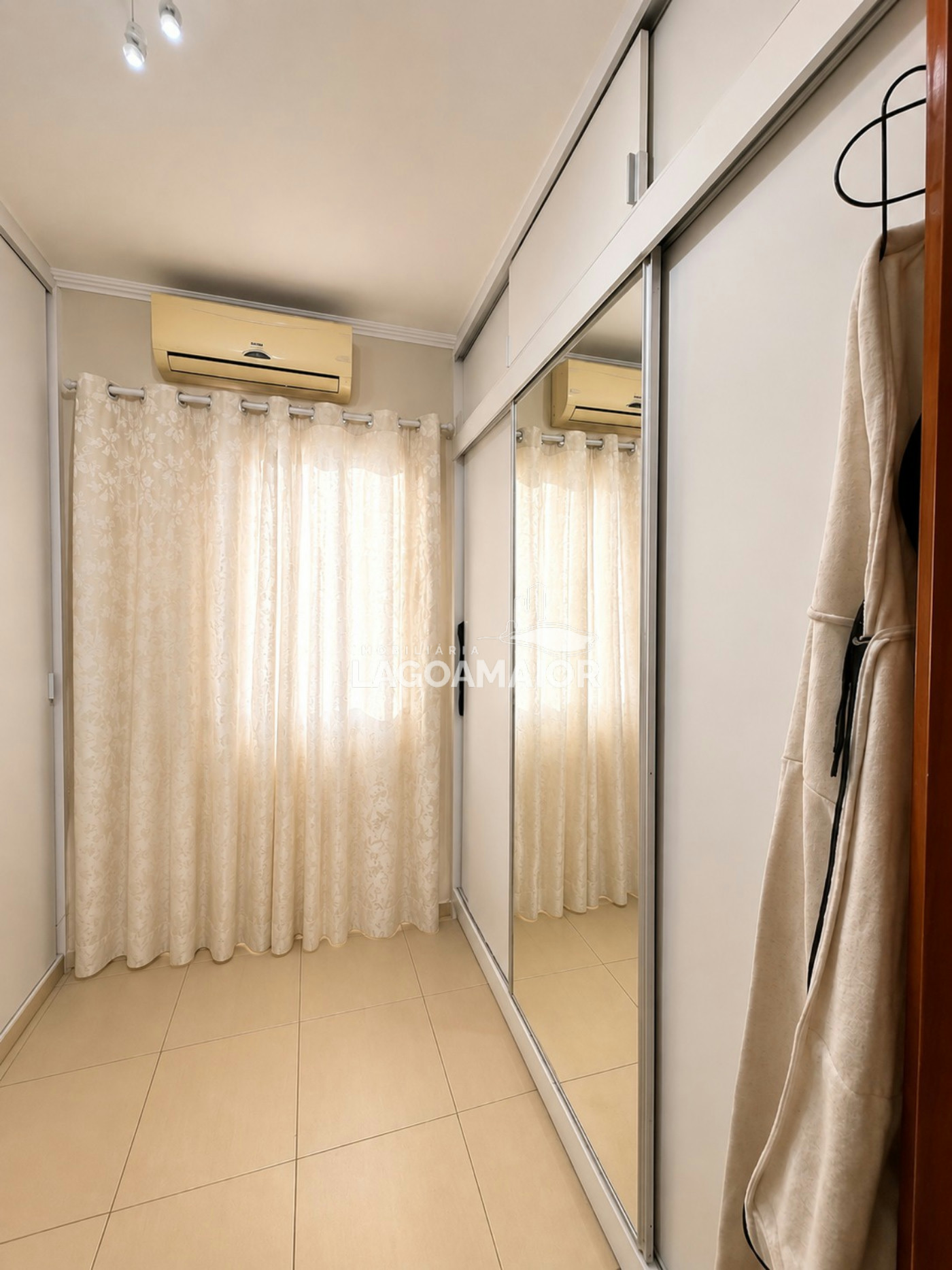 Casa à venda com 3 quartos, sendo 1 suíte, em Jardim dos Ipes, Três Lagoas, MS