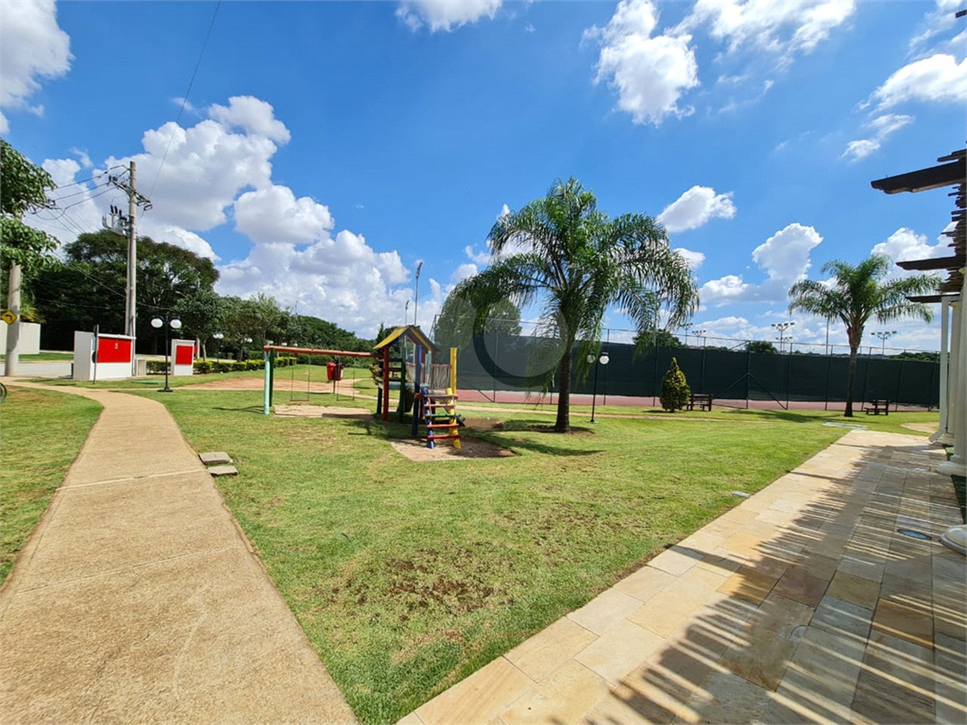 Casa à venda com 3 quartos, sendo 1 suíte, no condomínio Ibiti Royal Park, Sorocaba - SP