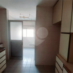 Apartamento à venda com 3 quartos, sendo 1 suíte, em Vila Olímpia, São Paulo, SP