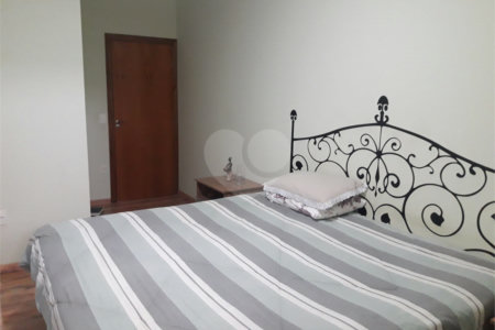 Sobrado a venda no Condomínio Village Damha II
