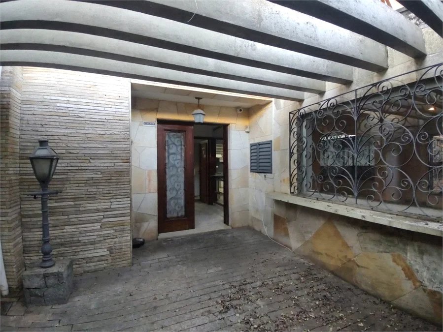 Sobrado à venda com 5 quartos, sendo 3 suítes, em Cidade Monções, São Paulo, SP