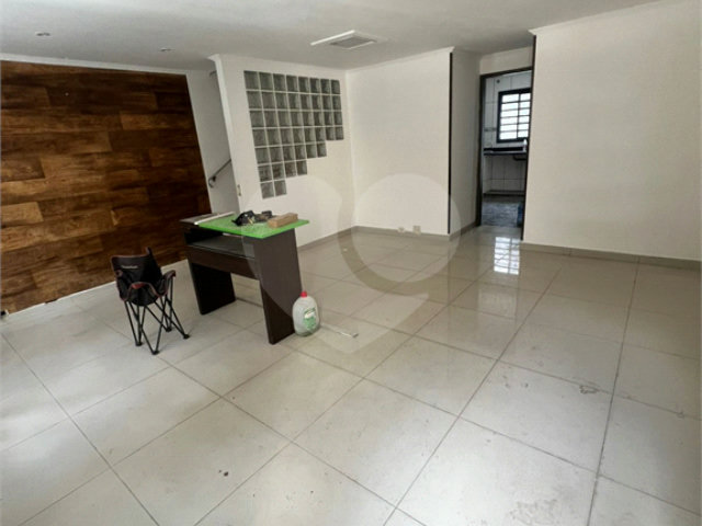 Casa à venda com 3 quartos, sendo 1 suíte,  em Conjunto Residencial Vista Verde, São Paulo, SP