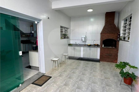 Sobrado à venda com 4 quartos, sendo 1 suíte,  em Vila Cleonice, São Paulo, SP