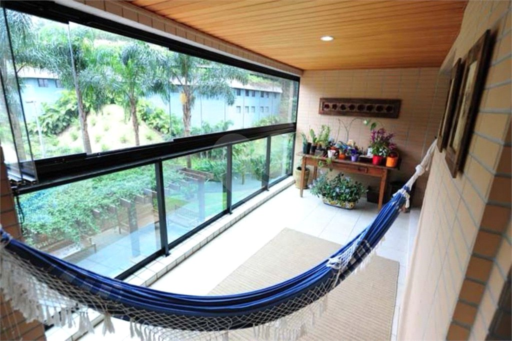 Apartamento à venda ou para alugar com 3 quartos, sendo 2 suítes, em Jardim Morumbi, São Paulo, SP