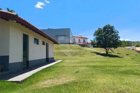 Casa à venda com 3 quartos, sendo 1 suíte, em Alpes D'ouro, Bom Jesus dos Perdões, SP