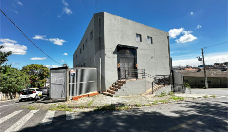 Apartamento para alugar com 3 quartos em Vila Monte Belo, Itaquaquecetuba, SP