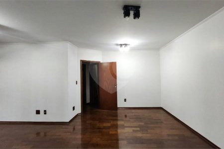 Apartamento à venda com 2 quartos no Centro, Araraquara, SP