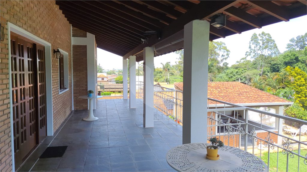 Casa à venda com 5 quartos, sendo 3 suítes, no condomínio Estância Marambaia, Vinhedo - SP