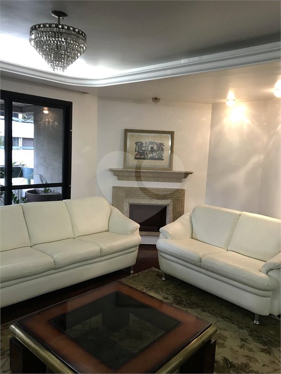 Apartamento à venda com 4 quartos, sendo 1 suíte, em Vila Uberabinha, São Paulo, SP