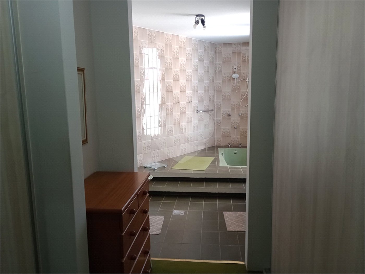 Casa à venda com 4 quartos, sendo 1 suíte, em Vila Rosa, Itapetininga, SP