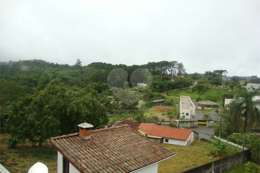 Chácara à venda com 5 quartos, sendo 2 suítes, em Jardim Arujá, Arujá, SP