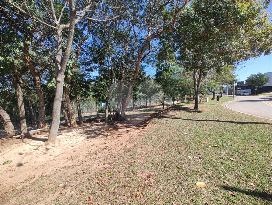Casa à venda com 3 quartos, sendo 1 suíte, no condomínio Terras de São Francisco, Sorocaba - SP