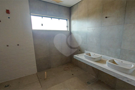 Casa à venda com 3 quartos, sendo 1 suíte, no condomínio Residencial Fazenda Alta Vista, Salto de Pirapora - SP