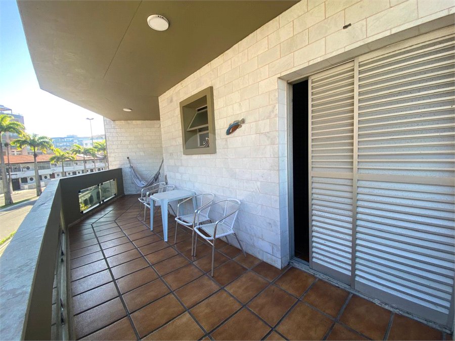 Apartamento à venda com 3 quartos, sendo 1 suíte,  em Vila Nova, Cabo Frio, RJ