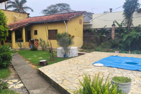 Chácara à venda com 4 quartos, sendo 1 suíte,  em Vale San Fernando, Itapetininga, SP