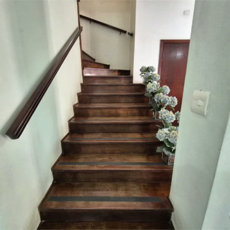 Sobrado Amplo à venda com 4 Quartos (2 Suítes) – Ideal para Uso Residencial ou Comercial