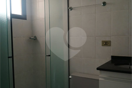 Apartamento à venda com 3 quartos, sendo 1 suíte,  em Enseada, Guarujá, SP