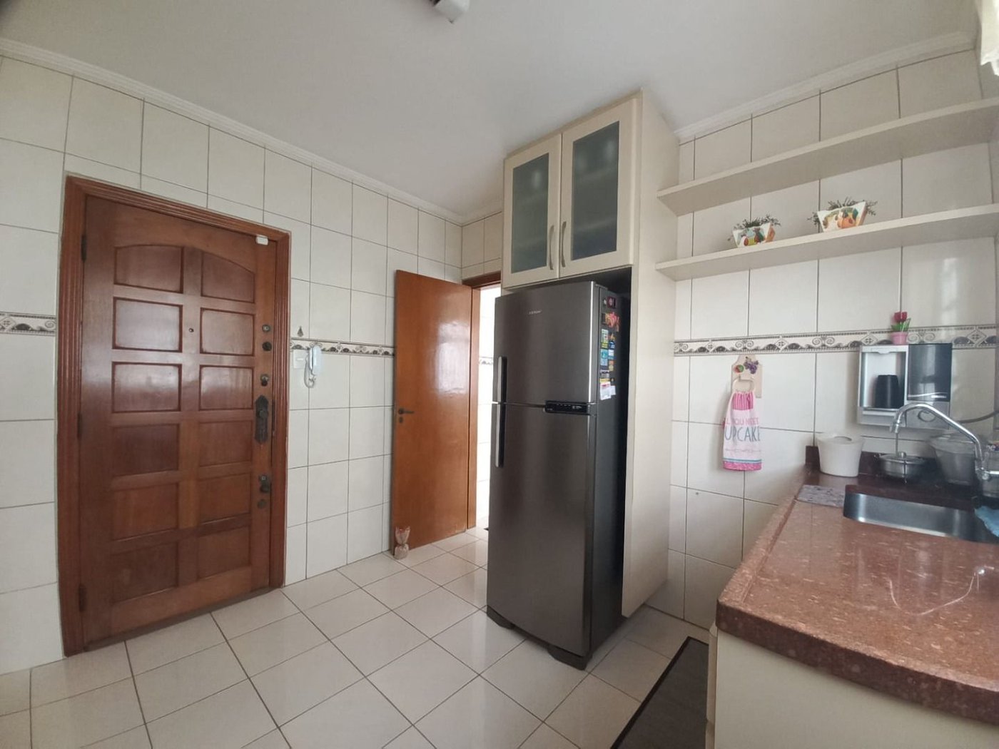 Belíssimo Apartamento de Frente, 3 Quartos, com Garagem Fechada, à Venda no Marapé – Santos/SP