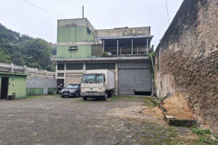 Galpão à venda, 3285 m² por R$ 5.500.000,00 - Valongo - Santos/SP