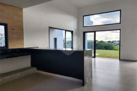 Casa à venda com 3 suítes no condomínio Residencial Jardim Primavera Louveira, Louveira - SP