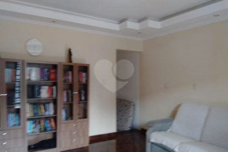 Casa à venda com 4 quartos, sendo 2 suítes, em Jardim Vila Galvão, Guarulhos, SP