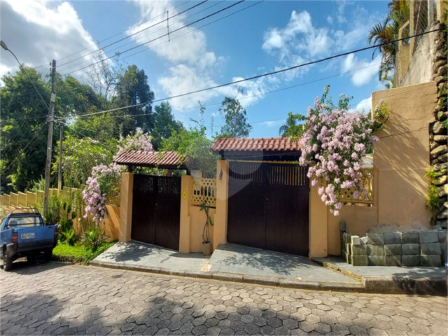 Casa à venda com 3 quartos, sendo 1 suíte,  em Pirucaia, Mairiporã, SP