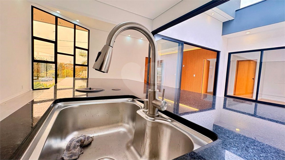 Casa à venda com 3 suítes no condomínio Campos do Conde I e II, Sorocaba - SP