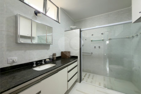 Casa de Vila à venda com 3 quartos, sendo 1 suíte, em Indianópolis, São Paulo, SP