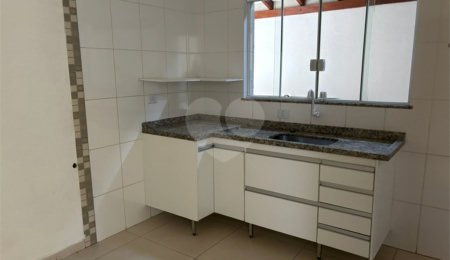 Casa em condomínio à venda com 3 quartos, sendo 1 suíte, em Jardim Estância Brasil, Atibaia, SP