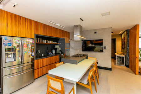 Casa à venda com 4 suítes no condomínio Roma, São Paulo - SP