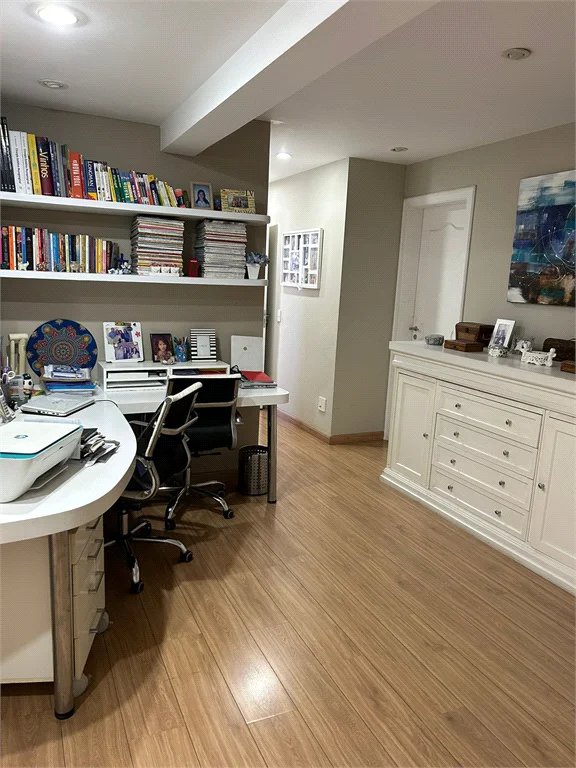 Apartamento à venda com 4 suítes em Real Parque, São Paulo, SP