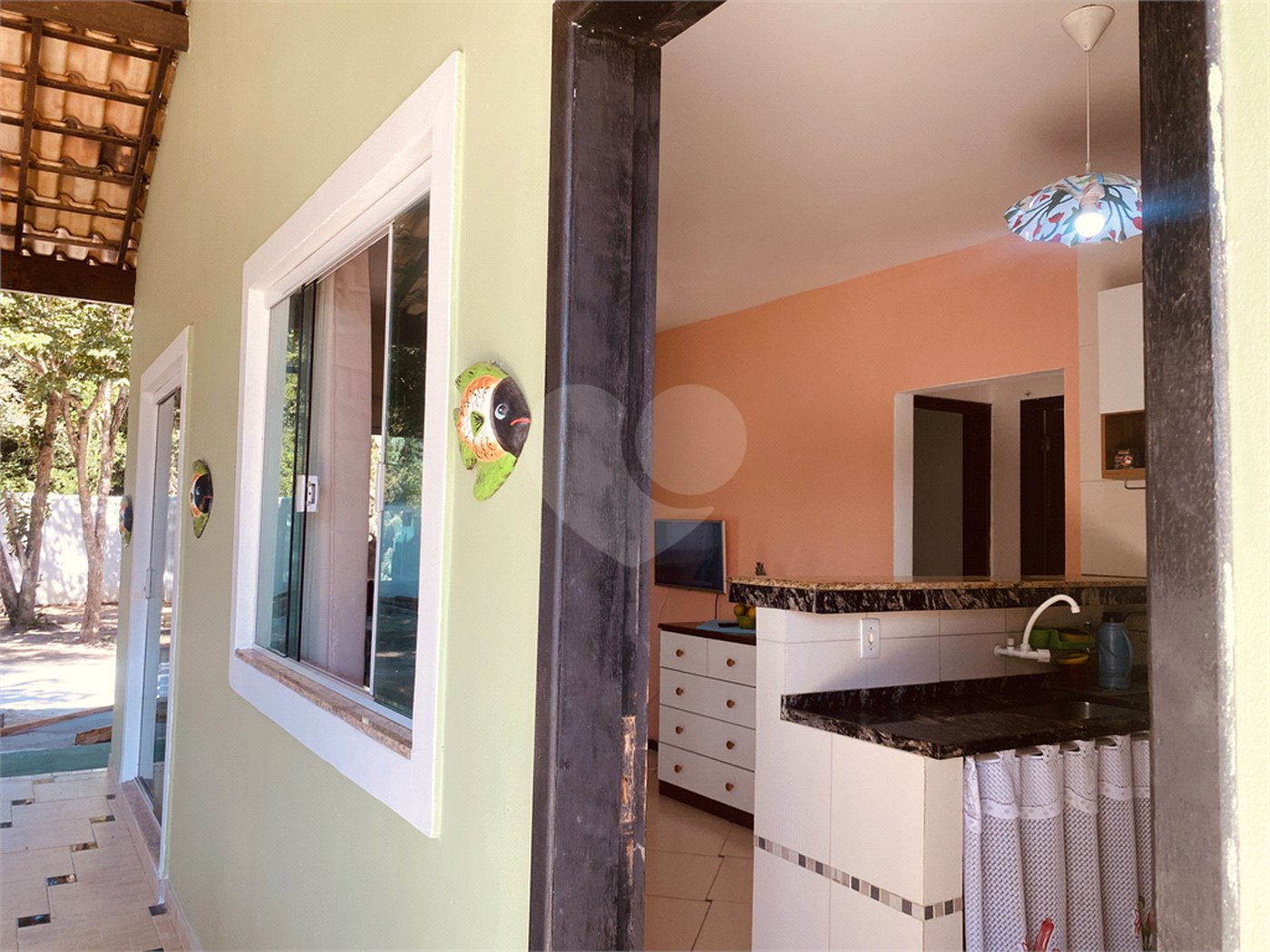 Casa em condomínio para alugar com 2 quartos, sendo 1 suíte, em Caravelas, Armação dos Búzios, RJ