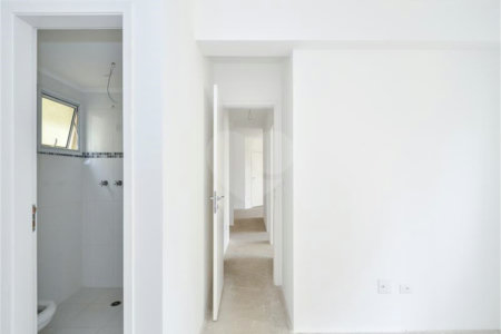 Apartamento à venda com 3 quartos, sendo 1 suíte, em Vila Gumercindo, São Paulo, SP