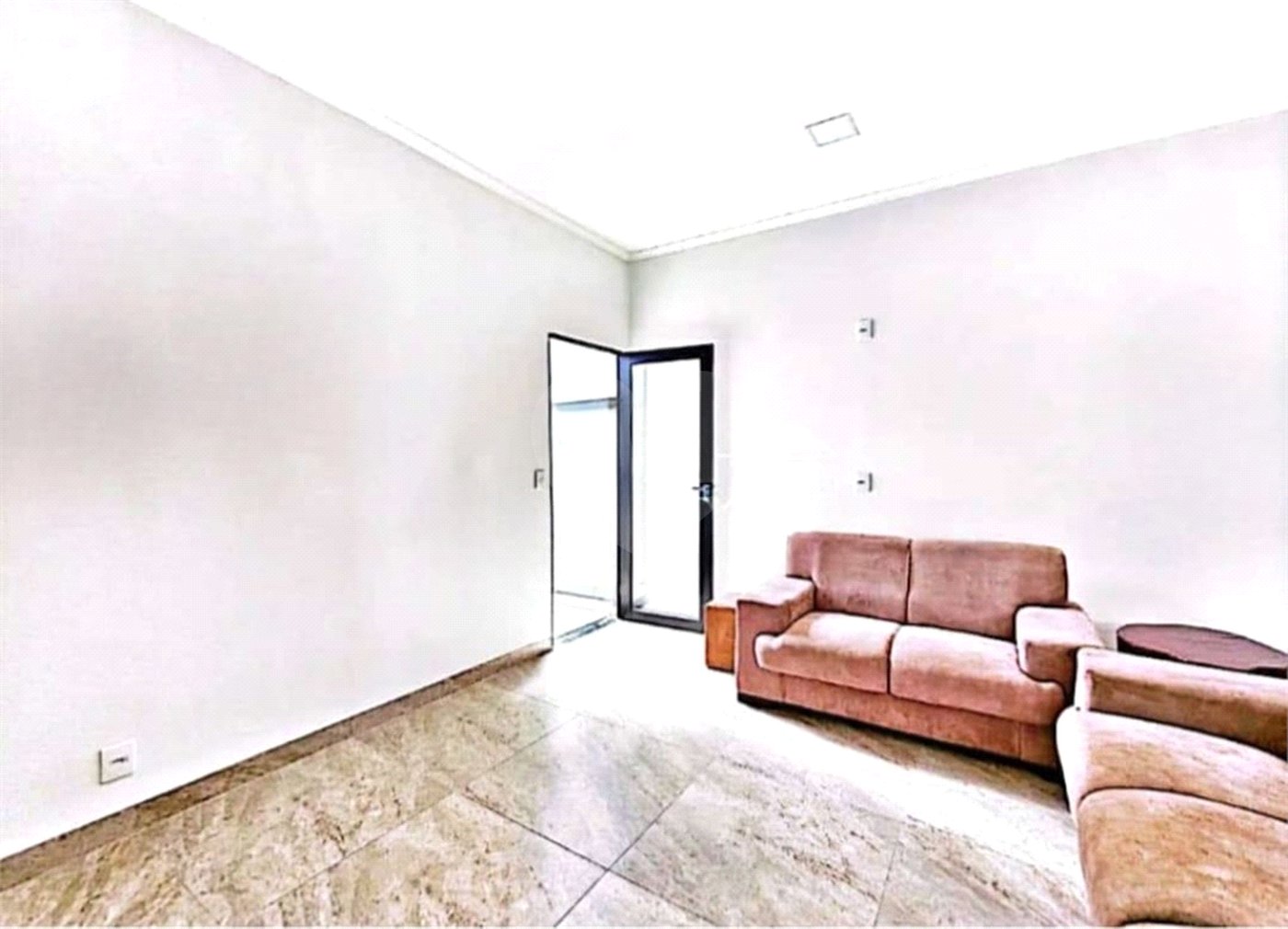 Casa à venda com 2 quartos, sendo 1 suíte,  no condomínio Only Residence, Ribeirão Preto - SP