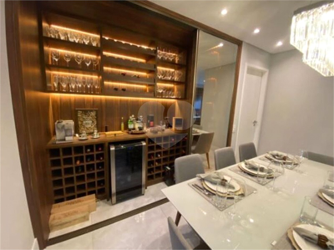 Apartamento à venda com 3 quartos, sendo 1 suíte,  em Vila Regente Feijó, São Paulo, SP