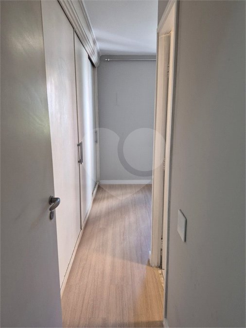 Apartamento à venda com 3 quartos, sendo 1 suíte,  em Cidade São Francisco, São Paulo, SP