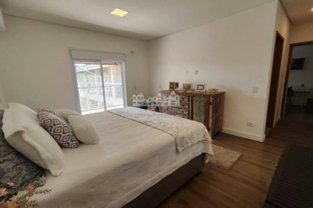 Casa à venda com 6 suítes no condomínio Portal Ouro Verde, Atibaia - SP
